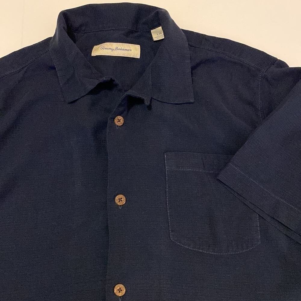 Tommy Bahama men’s short sleeve shirt navy blue size large 100% silk
